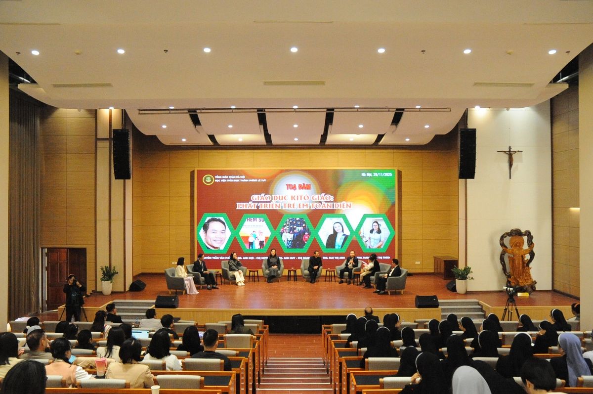 Hội Thảo Học Viện Thần Học Phêrô Lê Tùy Tháng 11 2025 Tọa Đàm (toàn Cảnh)